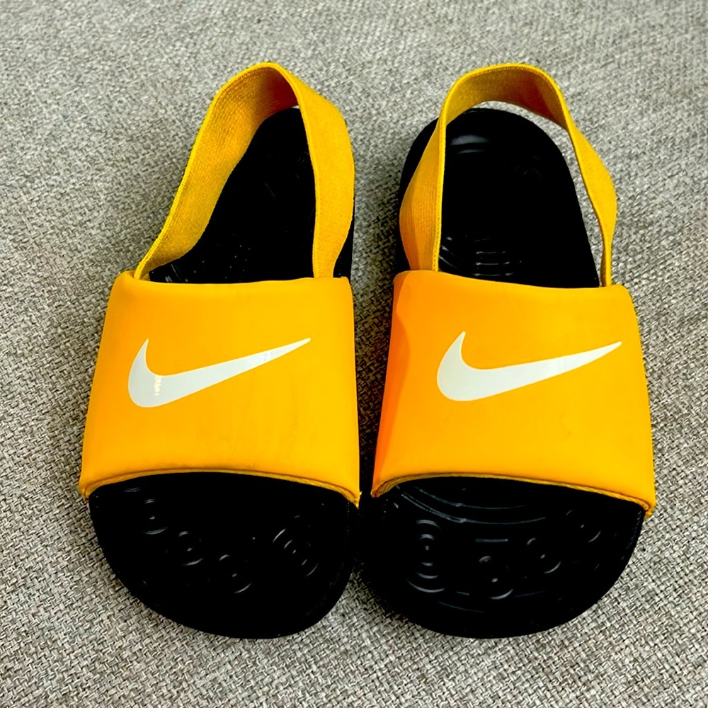 Nike Kawa sport slide sandal - yellow gold Size 10C but fit like a size 8 or 9.